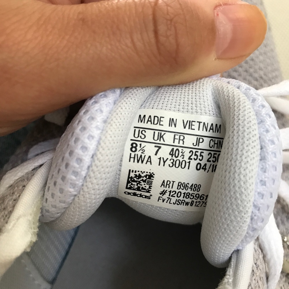 🆕 ADIDAS GREY WHITE QUESTAR X BYD SNEAKERS! - Picture 13 of 14